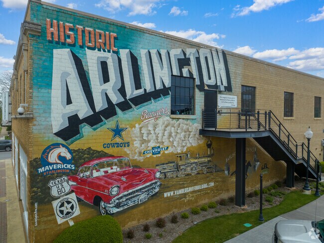 Residents of Seven corners are only a 15 minute drive away from Downtown Arlington.