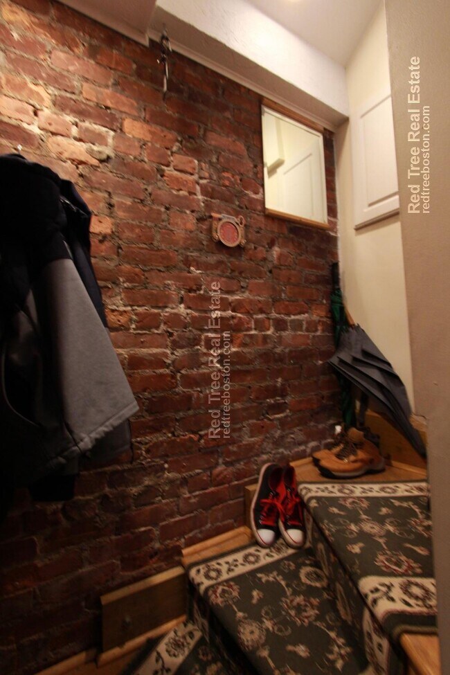 185 Winthrop Rd, Brookline, MA 02445 - photo 6