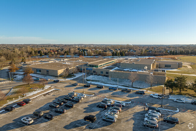 Middleton Elementary.is near Lake Middle School.