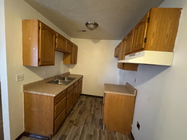 3503 Falling Springs Rd unit 1, East Saint Louis, IL 62206 - photo 6