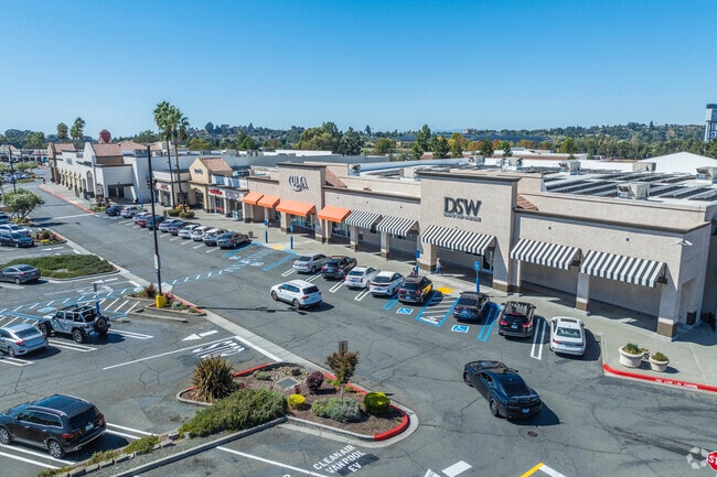 Gateway Plaza is the largest shopping mall in Vallejo.