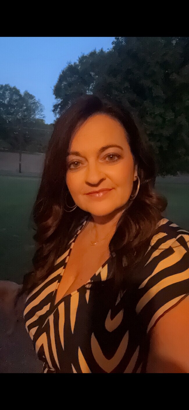 Kristi Leigh Ezekiel