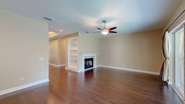 15942 Ternglade Dr, Lithia, FL 33547 - photo 2
