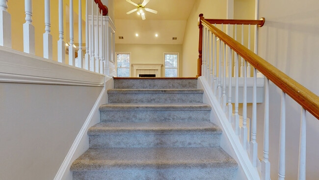 655 Golden Meadows Ln, Suwanee, GA 30024 - photo 3