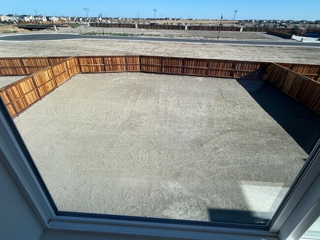 17048 Aldergrove Ct, Lathrop, CA 95330 - photo 7