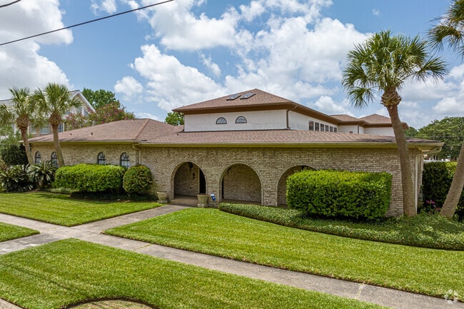 Ranch homes are a popular option when looking to move to North Bridgedale
