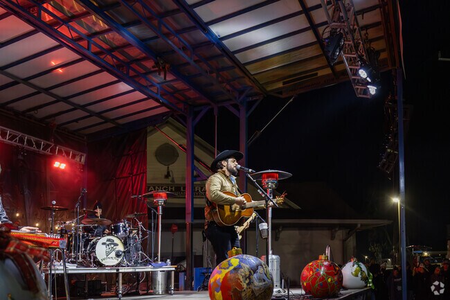 Ida is known for its Christmas festivities, which attracts visitors from across the Midwest.