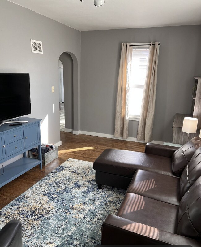 111 N Black River St unit Upper, Sparta, WI 54656 - photo 3