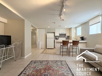 125 S Leavitt St Unit B, Chicago, IL 60612