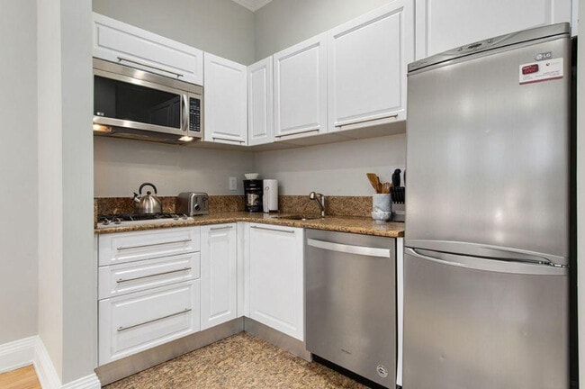 24 E 38th St unit ID1372026P, New York, NY 10016 - photo 3