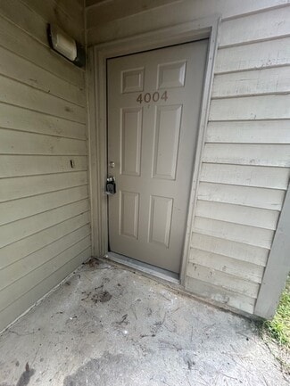 4004 Village Creek Dr, Columbia, SC 29210