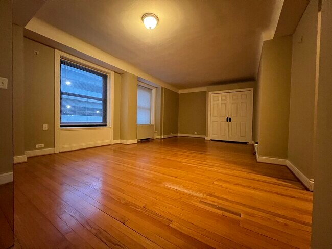 15 E Kirby St unit 324, Detroit, MI 48202 - photo 2