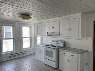 60 George St Unit 2, Troy, NY 12183