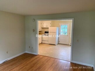 35 Yale St, Bangor, ME 04401