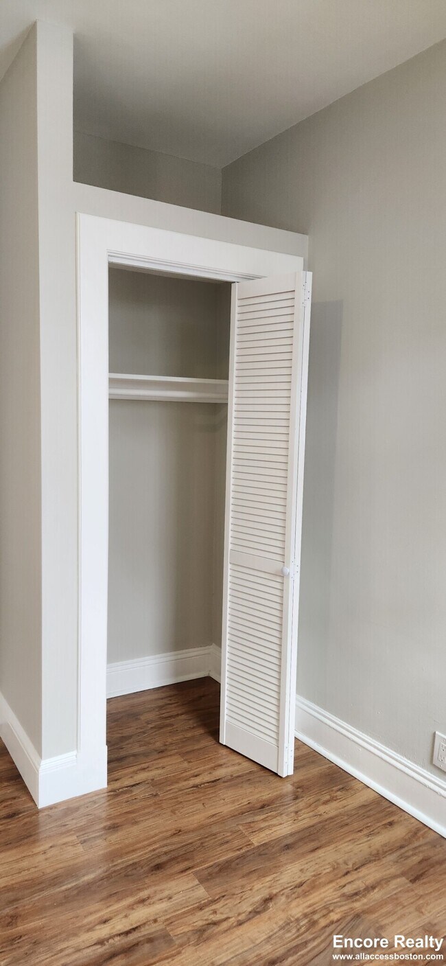 1185 Commonwealth Ave unit 16C, Allston, MA 02134 - photo 7