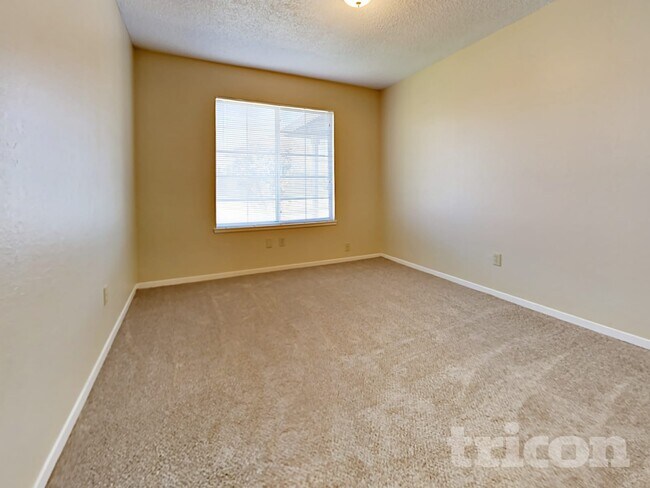 215 Loy St, Waterford, CA 95386 - photo 6