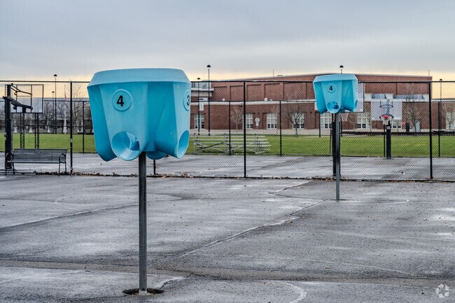 South Fayette Elementary School has a student-teacher ratio of 17 to 1.