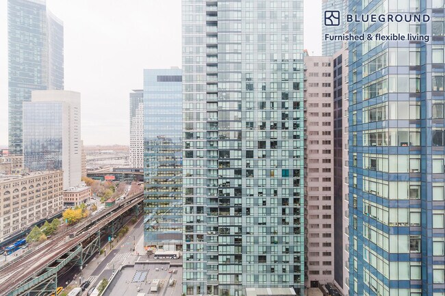 42-10 27th St unit FL18-ID1659, Long Island City, NY 11101 - photo 6