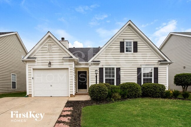 8507 Redstone View Dr, Charlotte, NC 28269 - photo 2