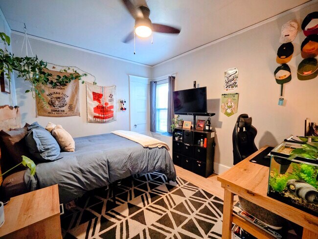 3022 N Frederick Ave unit 2, Milwaukee, WI 53211 - photo 6