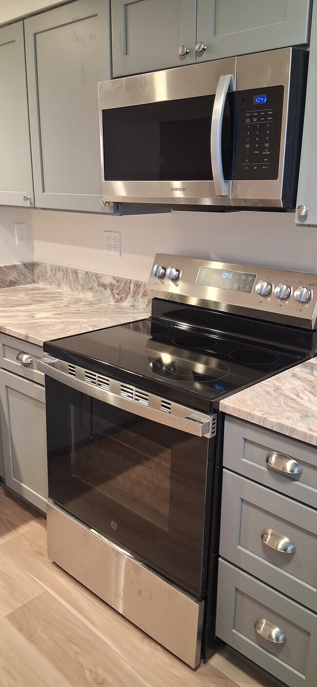 201 Hoffman Ave unit 25, Cranston, RI 02920 - photo 5