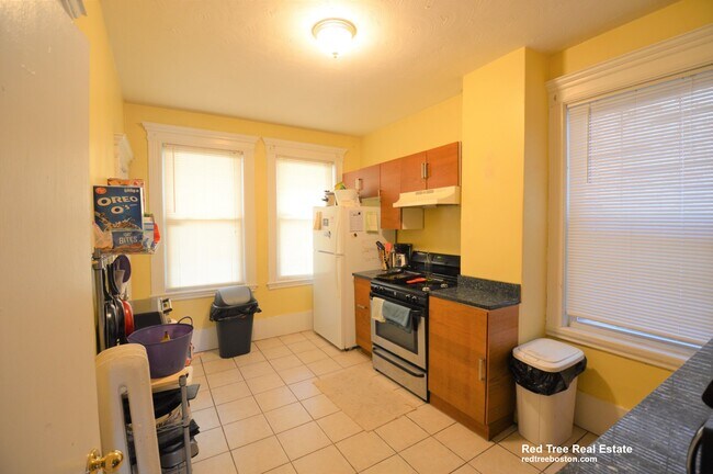 1721 Commonwealth Ave unit 3, Brighton, MA 02135 - photo 2