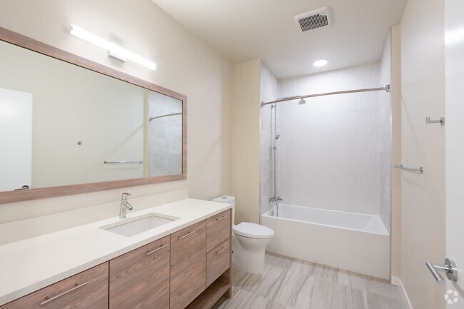 1BD, 1BA - 519-686SF