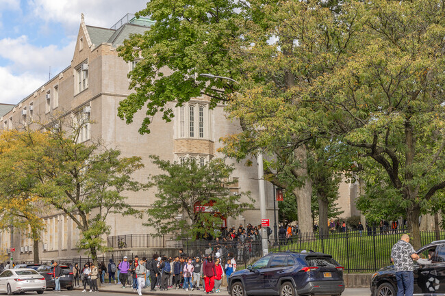 Veritas Academy is an above average public school located in Flushing, NY.