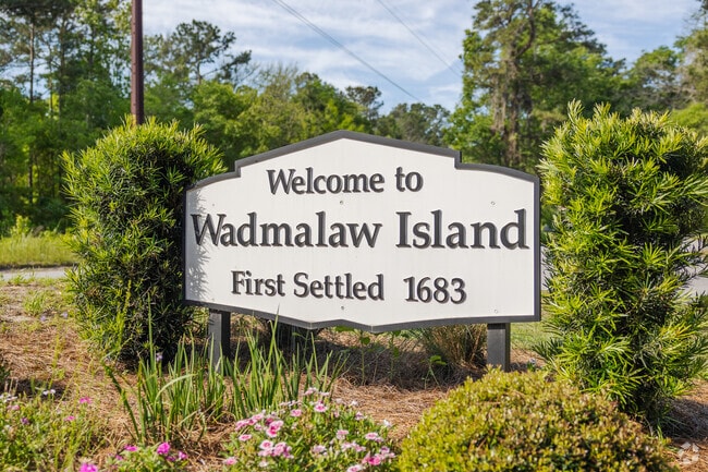 Welcome to Wadmalaw Island.