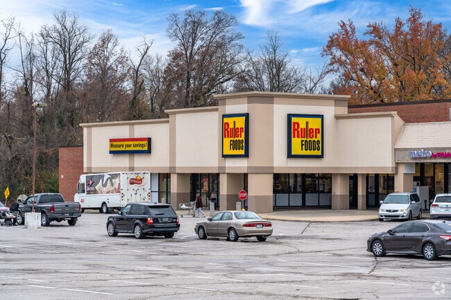 Many residents of the Riverview neighborhood go to Ruler Foods for their grocery needs.