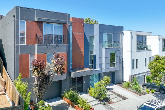 There are plenty of beautiful homes all over Bayview..