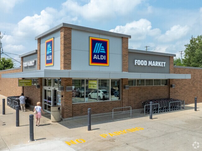 Freeport's Aldi is another grocery option for Forreston residents.