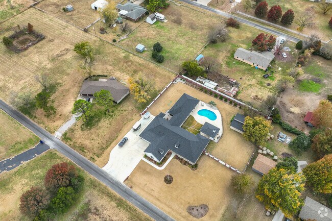 Large multi-acre lots just miles outside of the city make Raceway a desirable place to live.