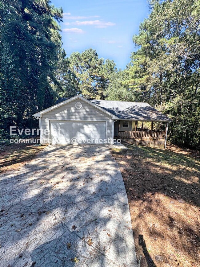 265 Lazy Hollow Ln, Covington, GA 30016