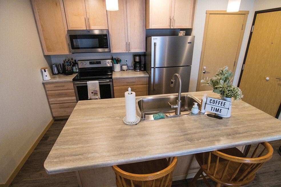 435 Century Place unit 101, Onalaska, WI 54650 - photo 1