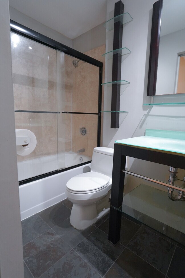 607 Westgate Ave, University City, MO 63130