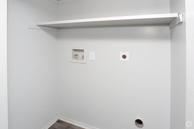 2BR, 1BA - 825 SF - Laundry Area