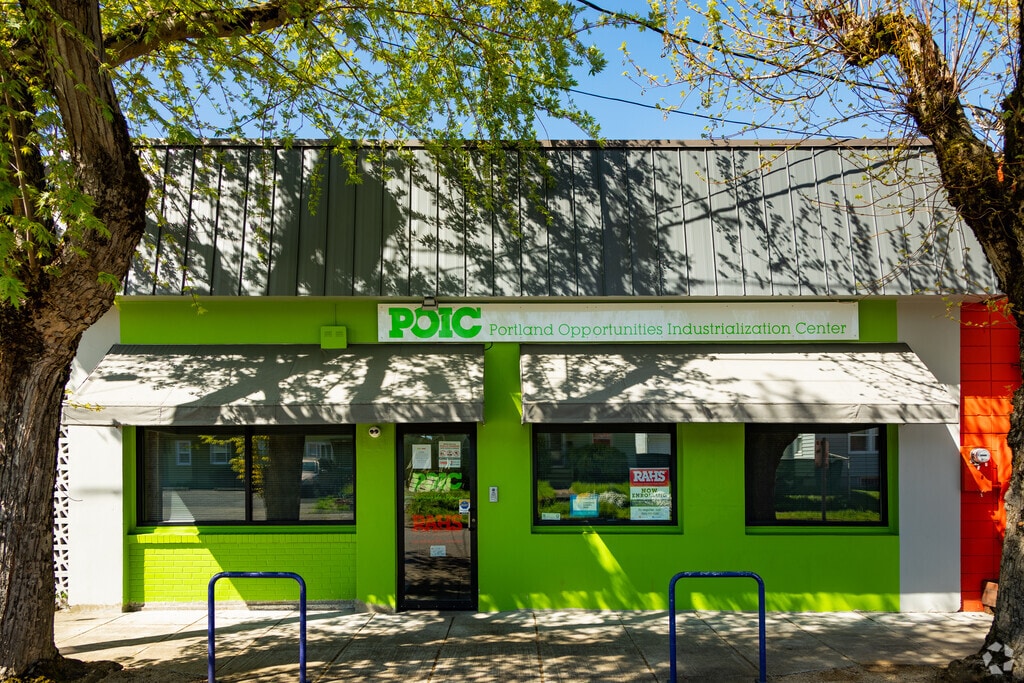 Portland Opportunities Industrialization Center and Rosemary Anderson High School main entrance.