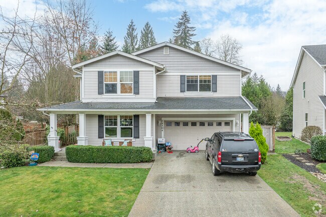 PNW contemporary craftsman homes in The Farm at Woods Creek often feature prairie decks.