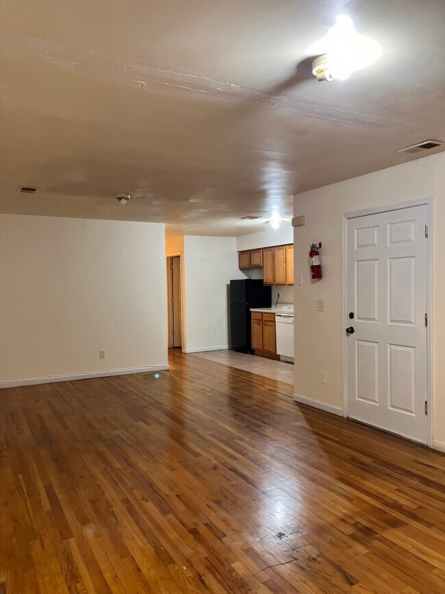 318 Magnolia Ave unit 2, Elizabethport, NJ 07206 - photo 5
