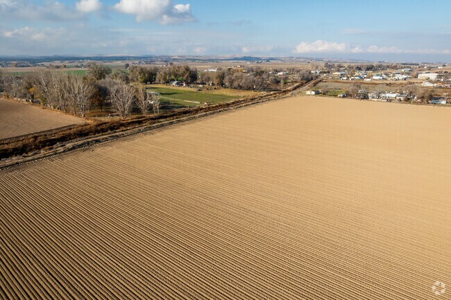 Expansive farmland surrounds Nyssa.