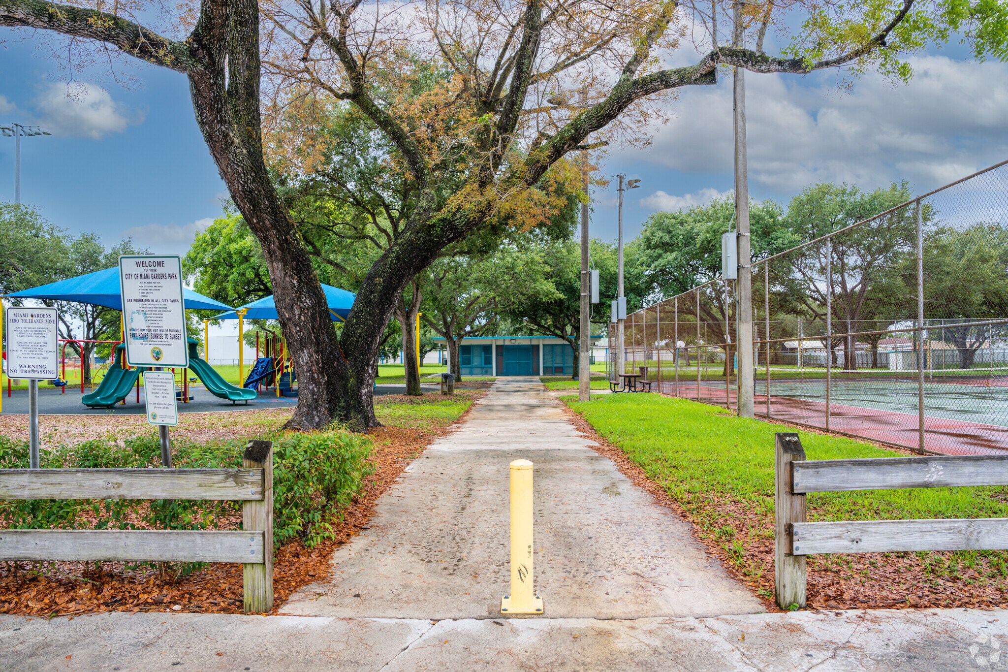 Myrtle Grove park offers a kids playground, two tennis courts and a basketball court.