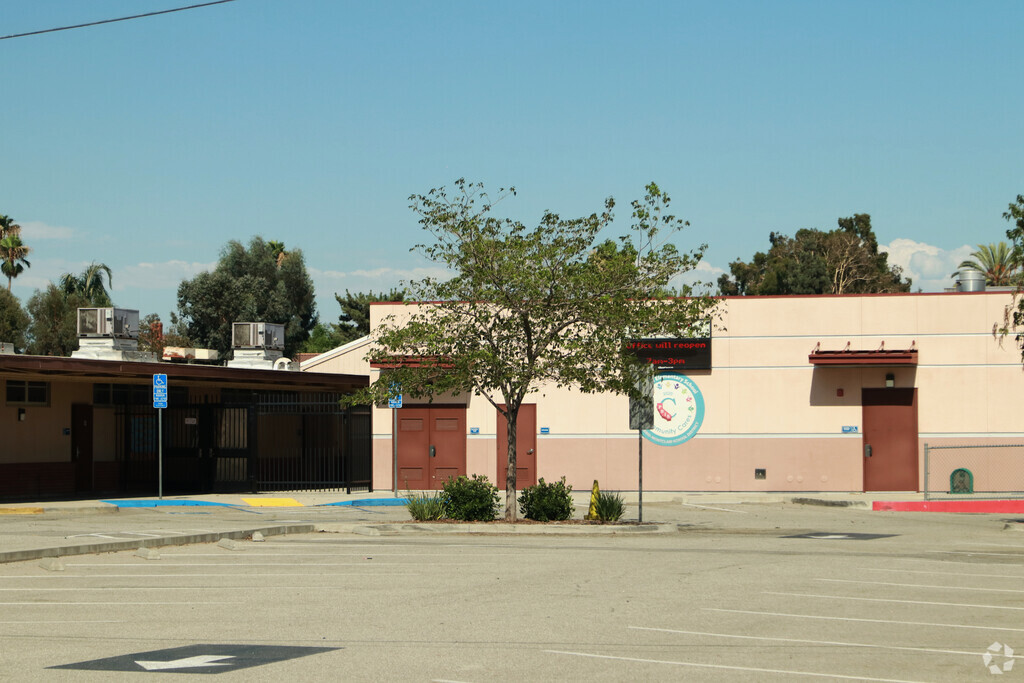 Howard Elementary is located in the Montclair neighborhood of California.