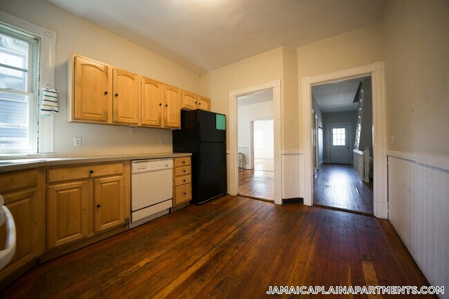 452 Centre St unit 2, Jamaica Plain, MA 02130 - photo 4