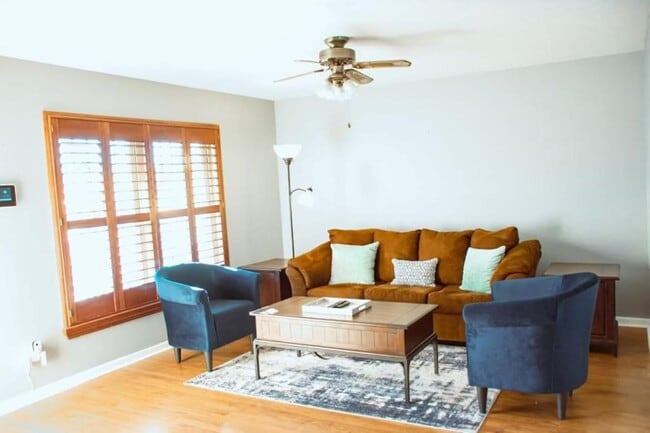 5206 Colfax Place, Seffner, FL 33584 - photo 4