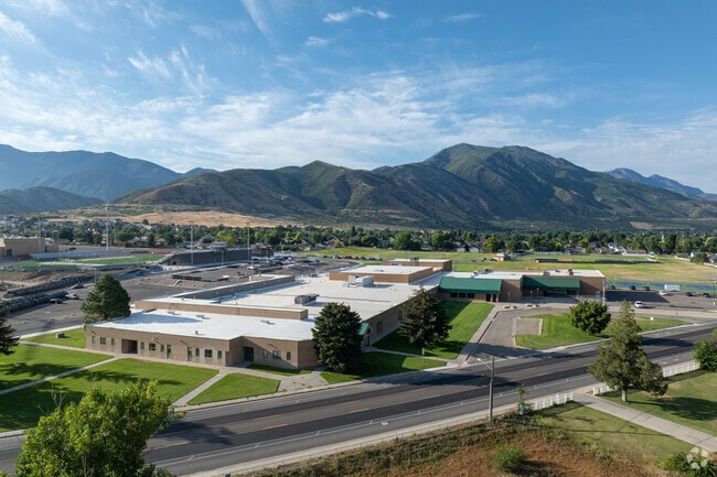 Payson Junior High School is located in the Payson neighborhood.