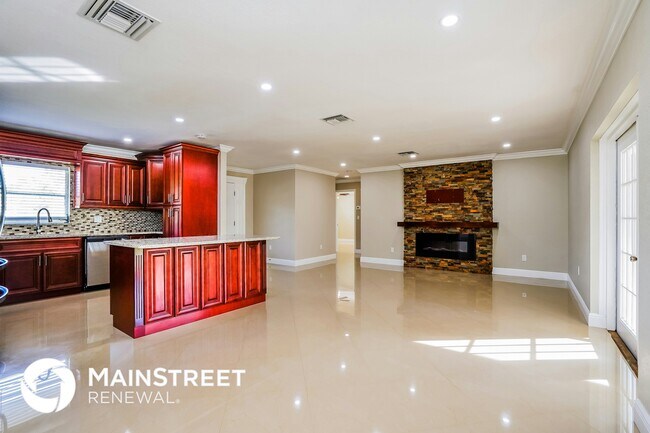 300 E 10th St, Lehigh Acres, FL 33972 - photo 5