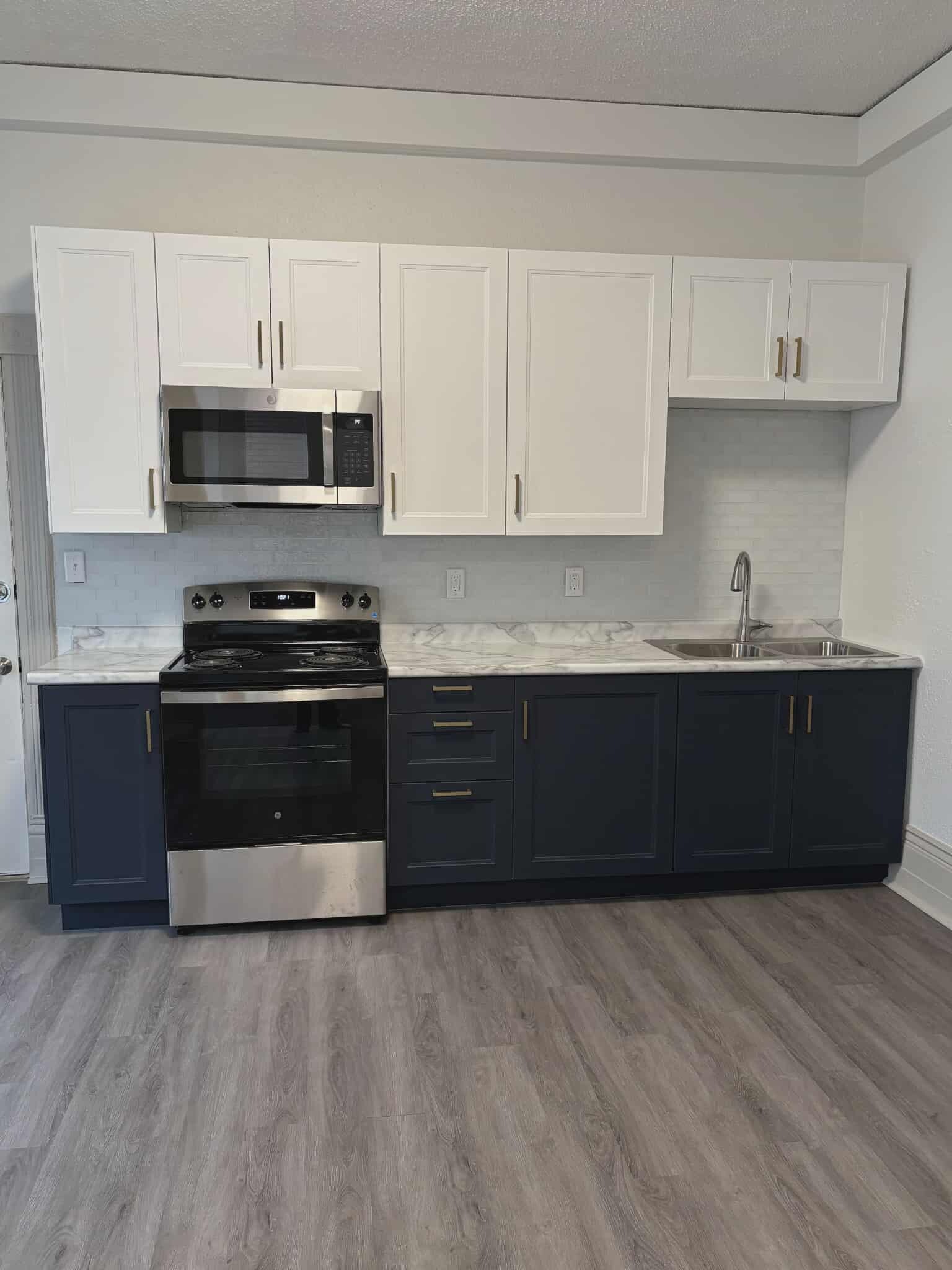 1400 Central Ave unit 2, Dubuque, IA 52001 - photo 1