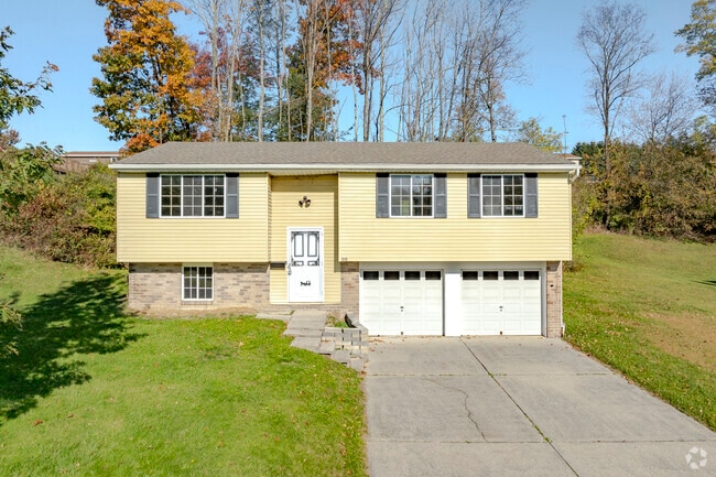 Raised ranch homes are fairly common in Richland.