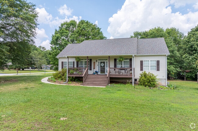 Ranch-style homes are popular in the Loganville neighborhood.
